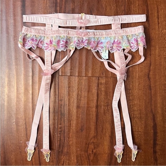 NEW FOR LOVE & LEMONS Shimmer Floral Ruffle Lace Strappy Bow Trim Garter Belt S - Picture 6 of 9